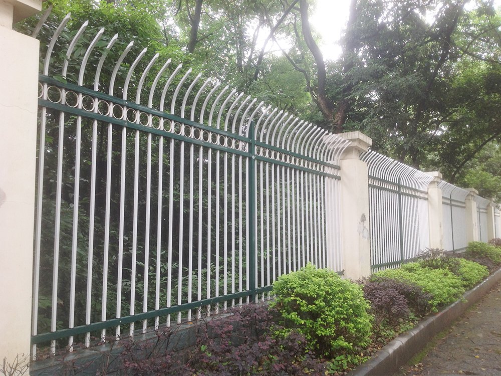 單向防攀爬鋅鋼護(hù)欄