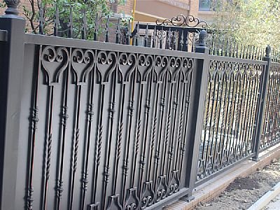 鐵藝圍墻護(hù)欄