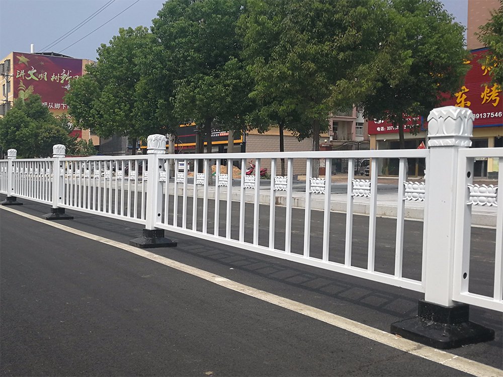 蓮花道路護(hù)欄 市政道路護(hù)欄