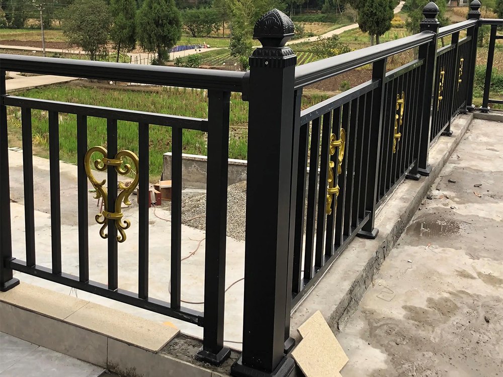 陽臺(tái)護(hù)欄 陽臺(tái)鋅鋼欄桿