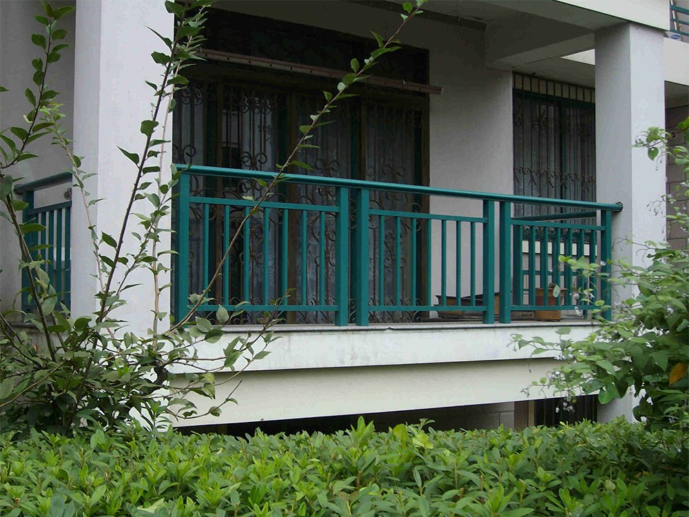 陽臺(tái)護(hù)欄 陽臺(tái)鋅鋼欄桿
