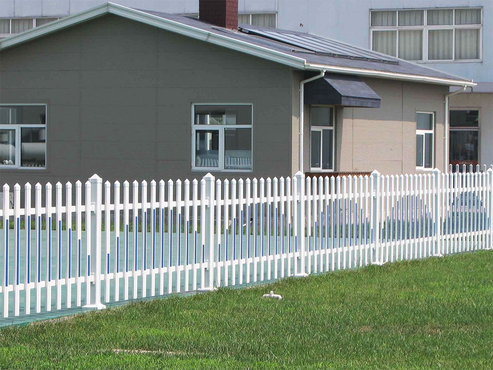 PVC草坪塑鋼護(hù)欄 草坪護(hù)欄