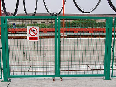 鐵路防護(hù)護(hù)欄網(wǎng)