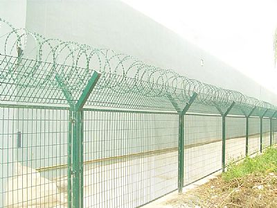 監(jiān)獄圍墻鐵絲網(wǎng)