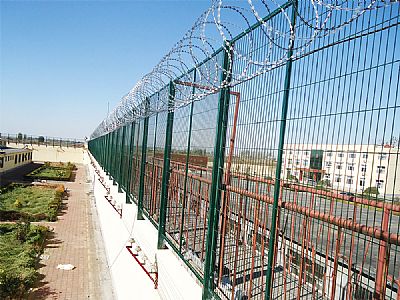 監(jiān)獄鐵絲網(wǎng)圍欄